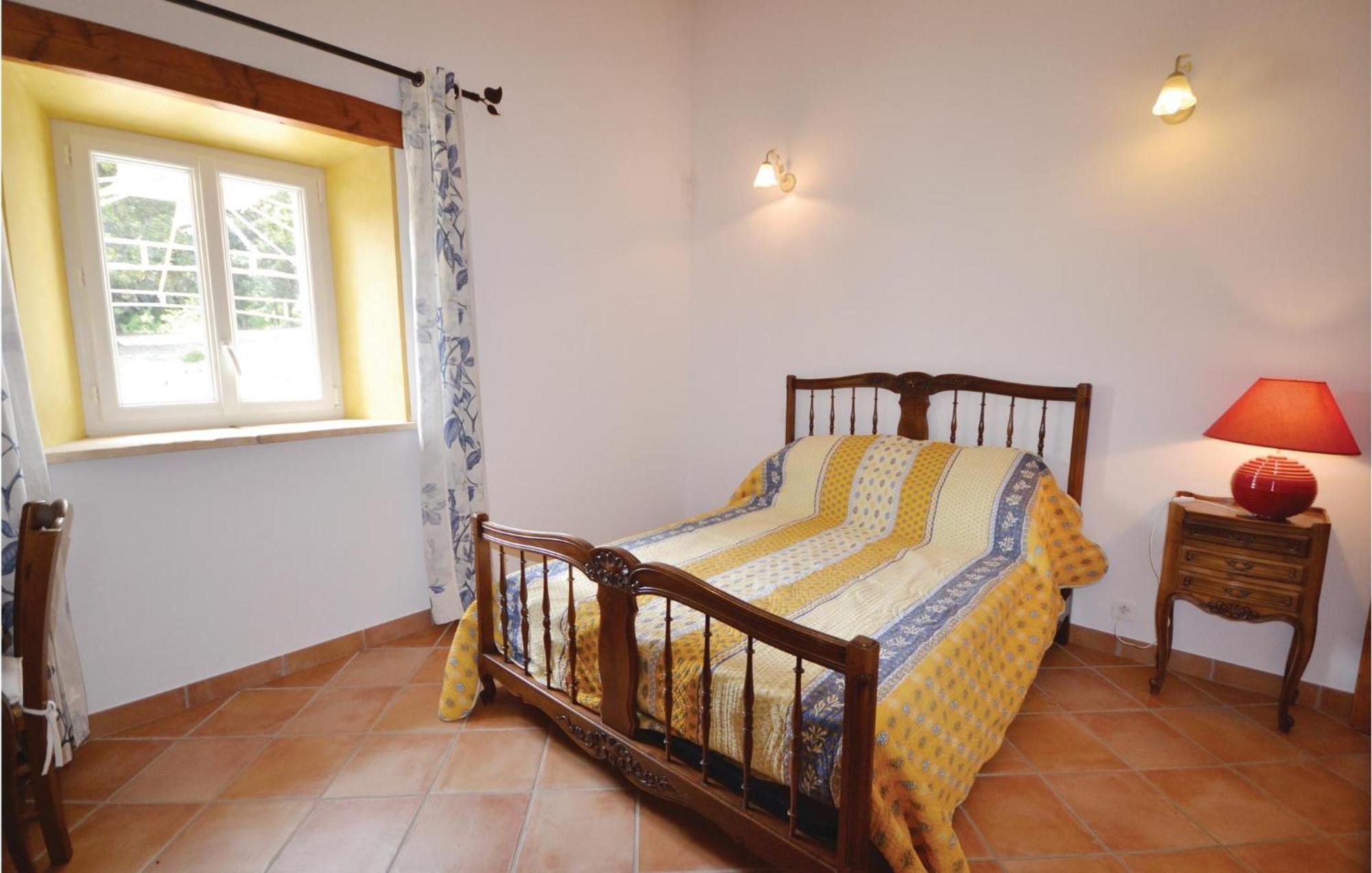 Awesome Home In Bollene With Wifi Екстериор снимка