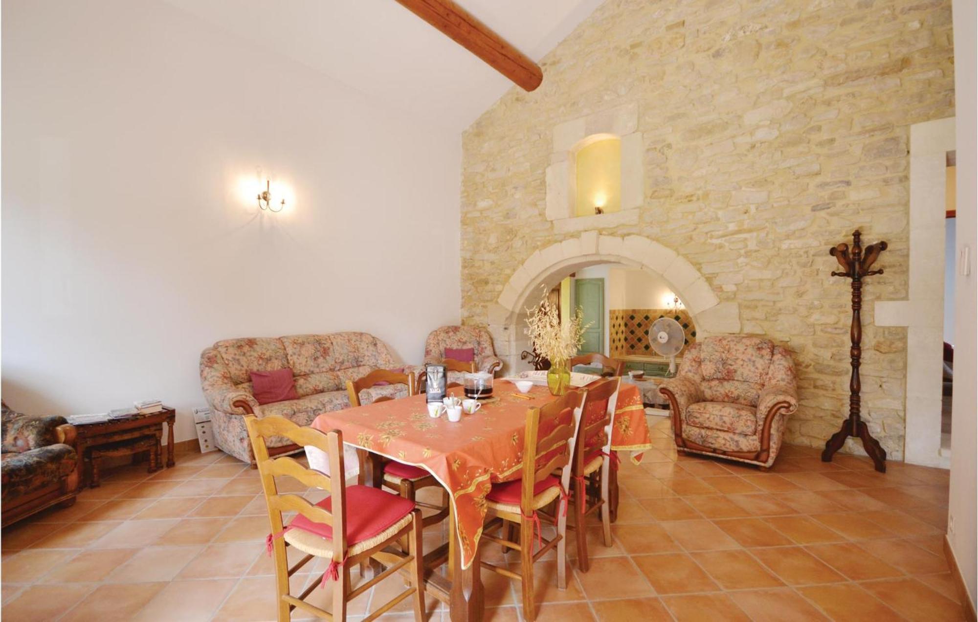 Awesome Home In Bollene With Wifi Екстериор снимка