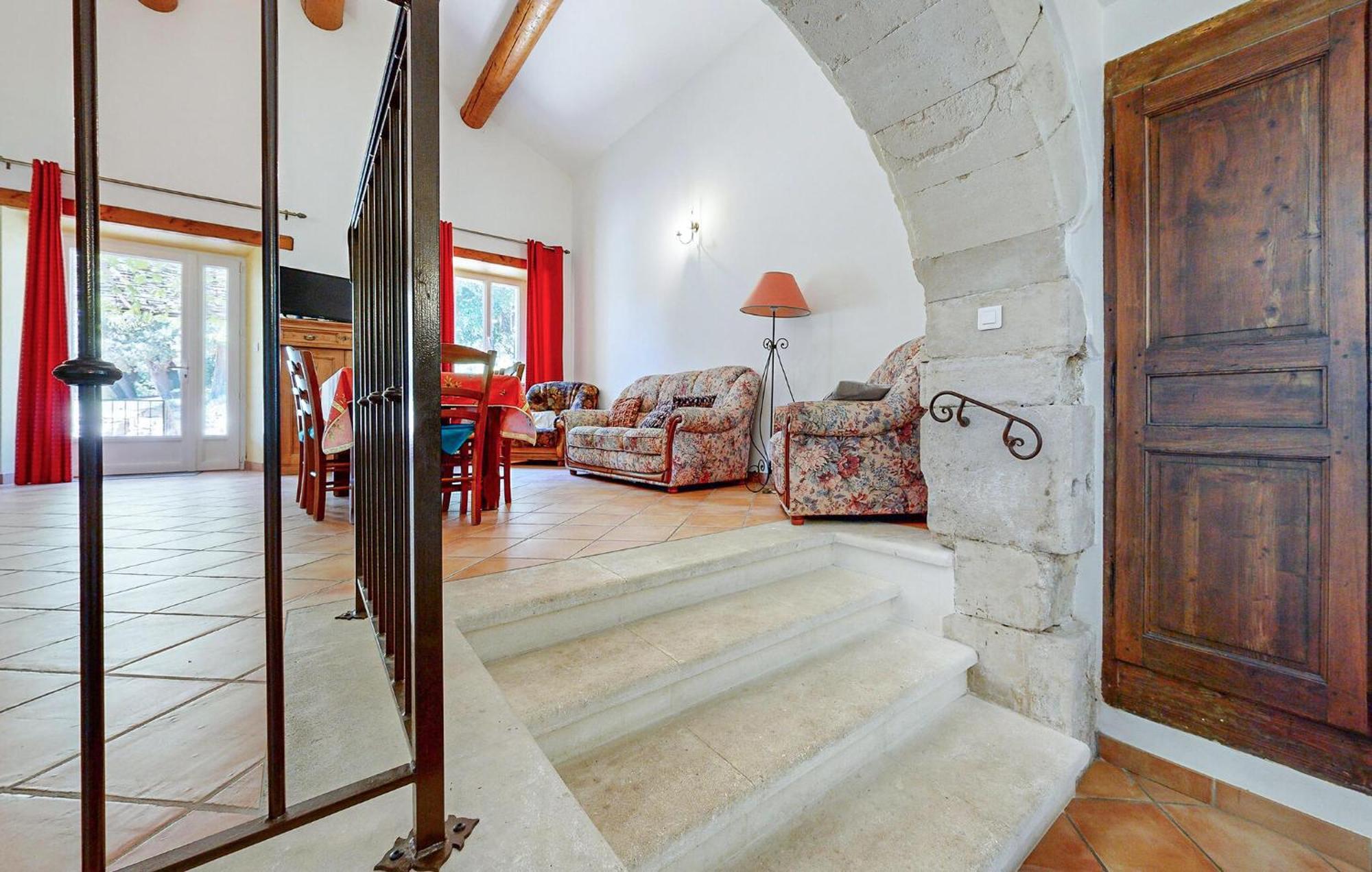 Awesome Home In Bollene With Wifi Екстериор снимка